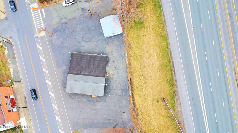 1904 Broadway, Watervliet, NY à vendre - Photo de l’immeuble – Image 3 sur 41