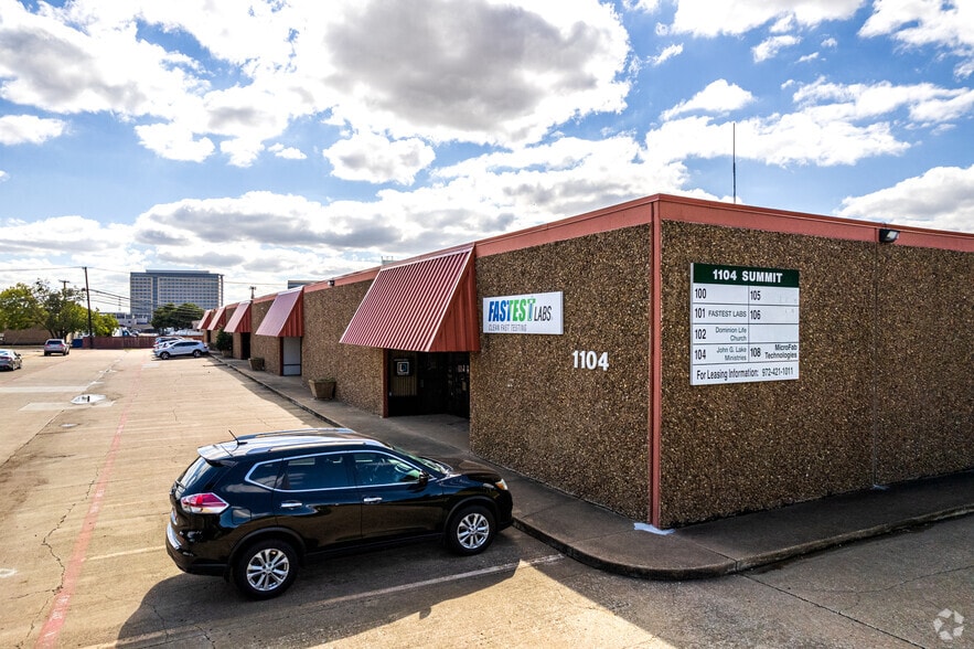 1104 Summit Ave, Plano, TX à louer - Photo principale – Image 1 sur 5