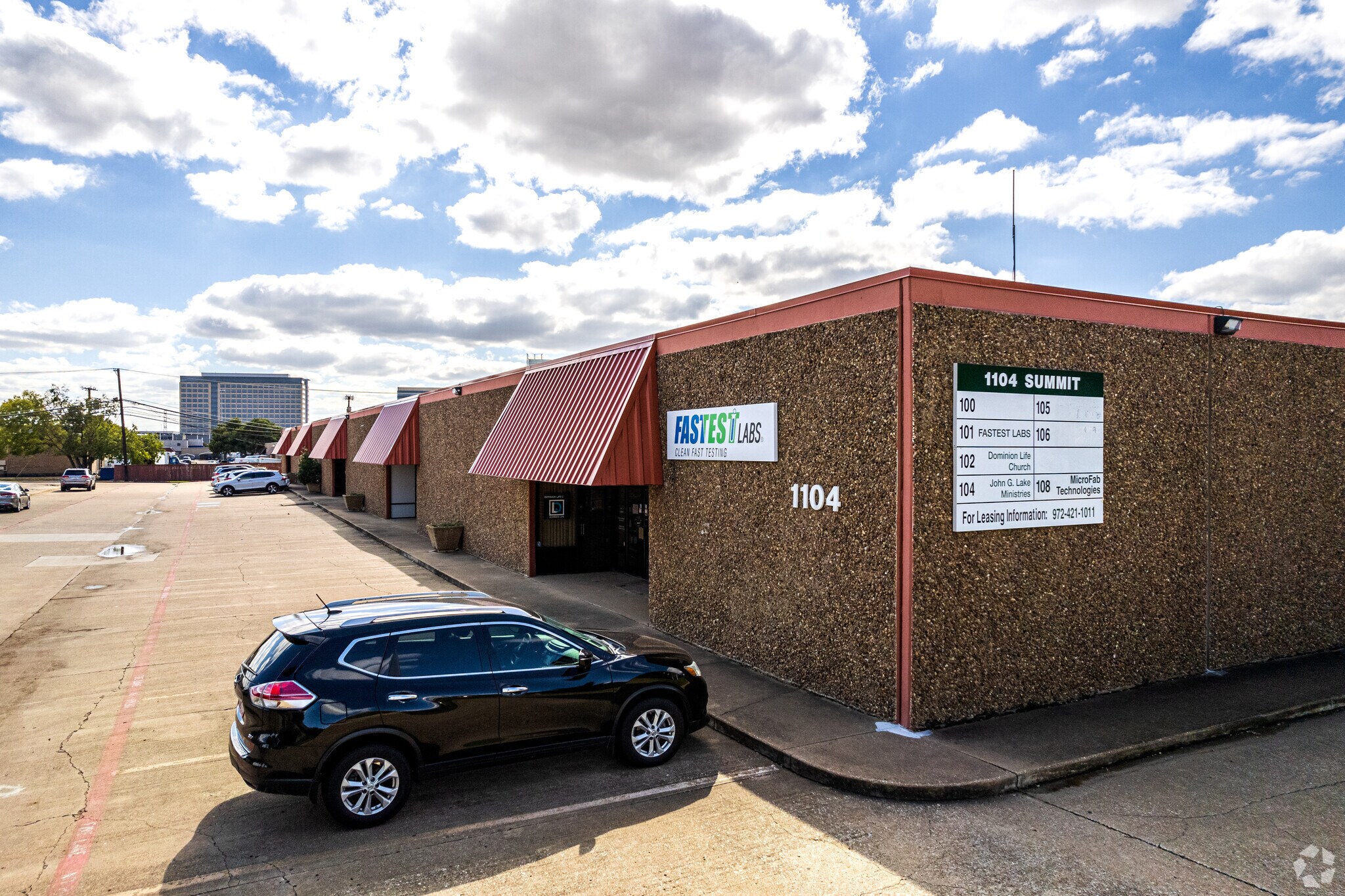 1104 Summit Ave, Plano, TX à louer Photo principale– Image 1 sur 6