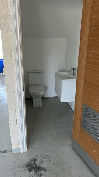 Plus de détails pour Moulden Way, Reading - Local d'activités à louer