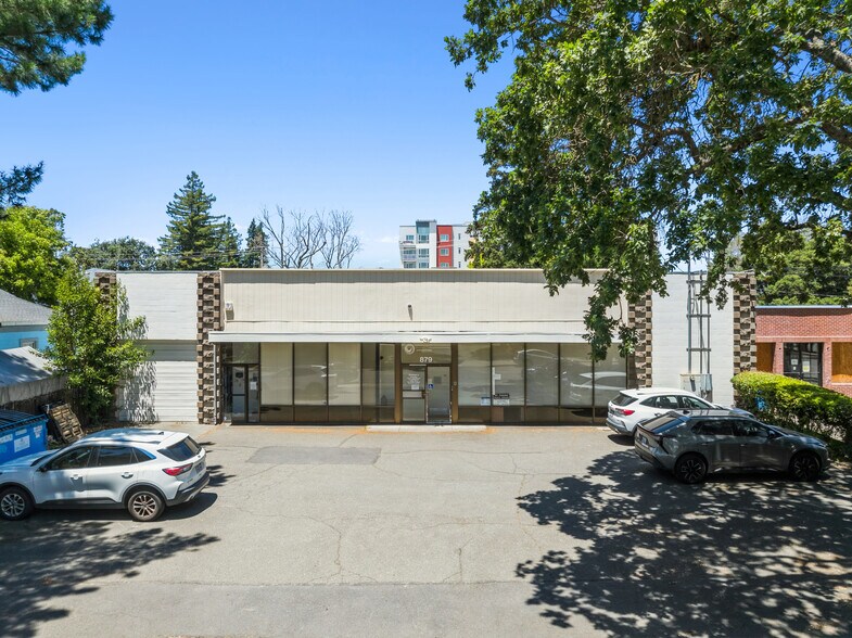 879 2nd St, Santa Rosa, CA à vendre - Photo de l’immeuble – Image 3 sur 3