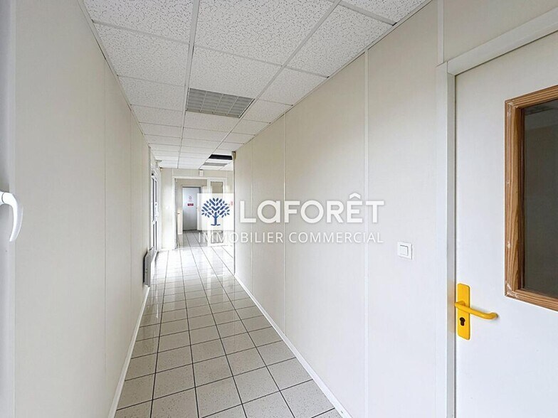 Local commercial dans TERVAL à vendre - Photo de l’immeuble – Image 3 sur 9