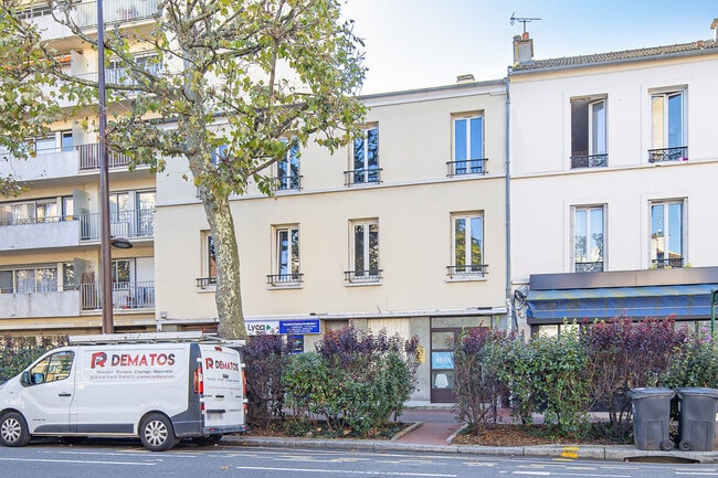 Plus de détails pour 119 Rue De Paris, Charenton-le-Pont - Local commercial à louer