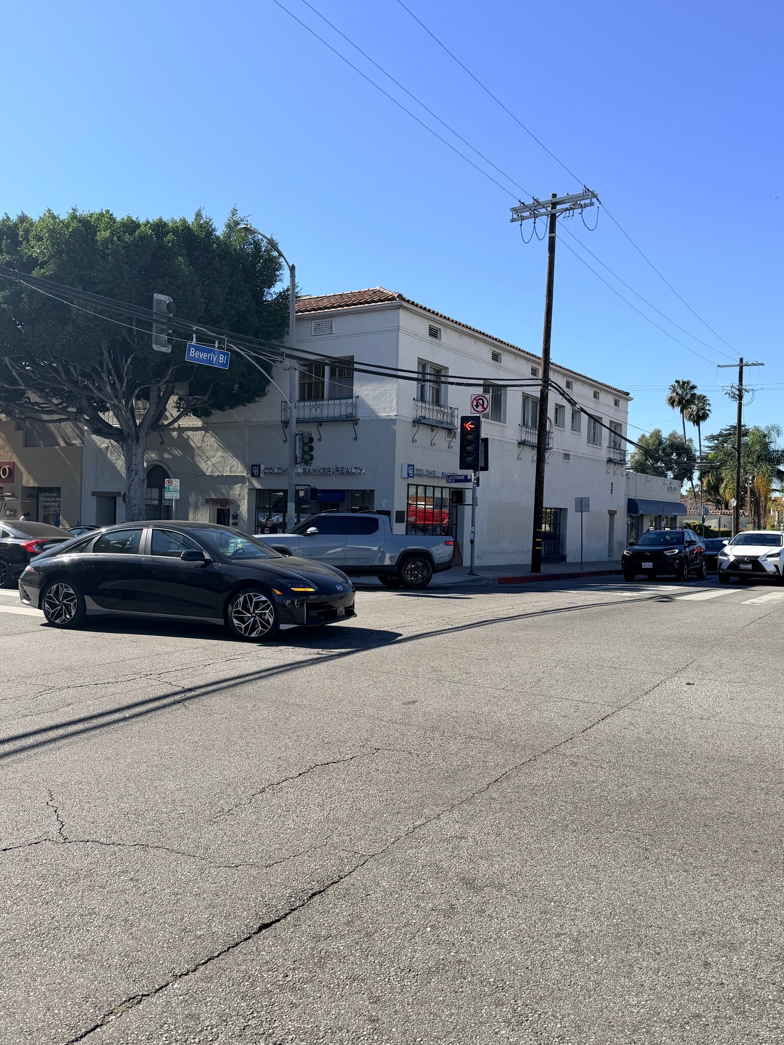 251 N Larchmont Blvd, Los Angeles, CA à louer Photo intérieure– Image 1 sur 2