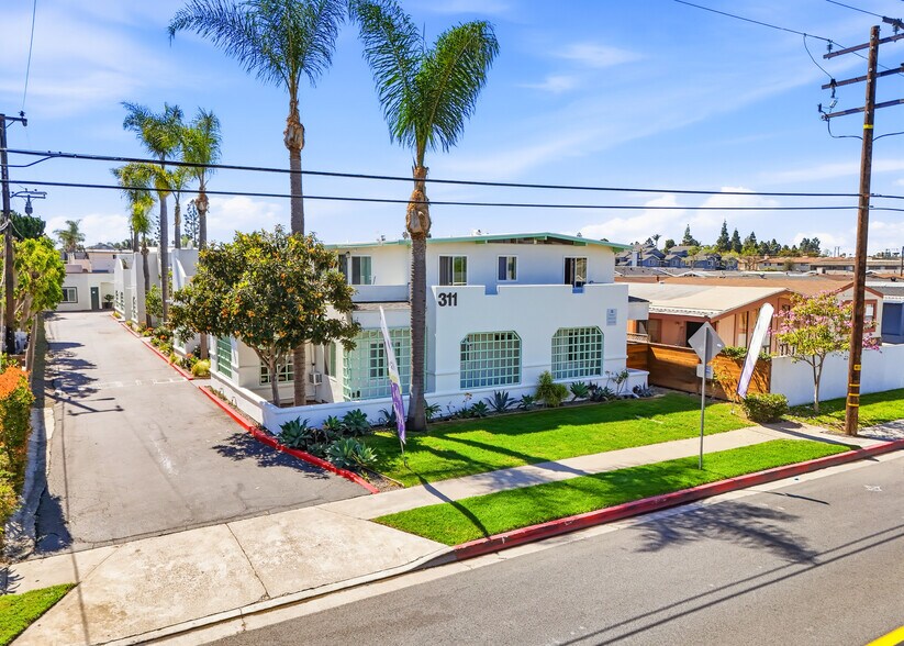 311 W Wilson St, Costa Mesa, CA à vendre - Photo principale – Image 1 sur 9