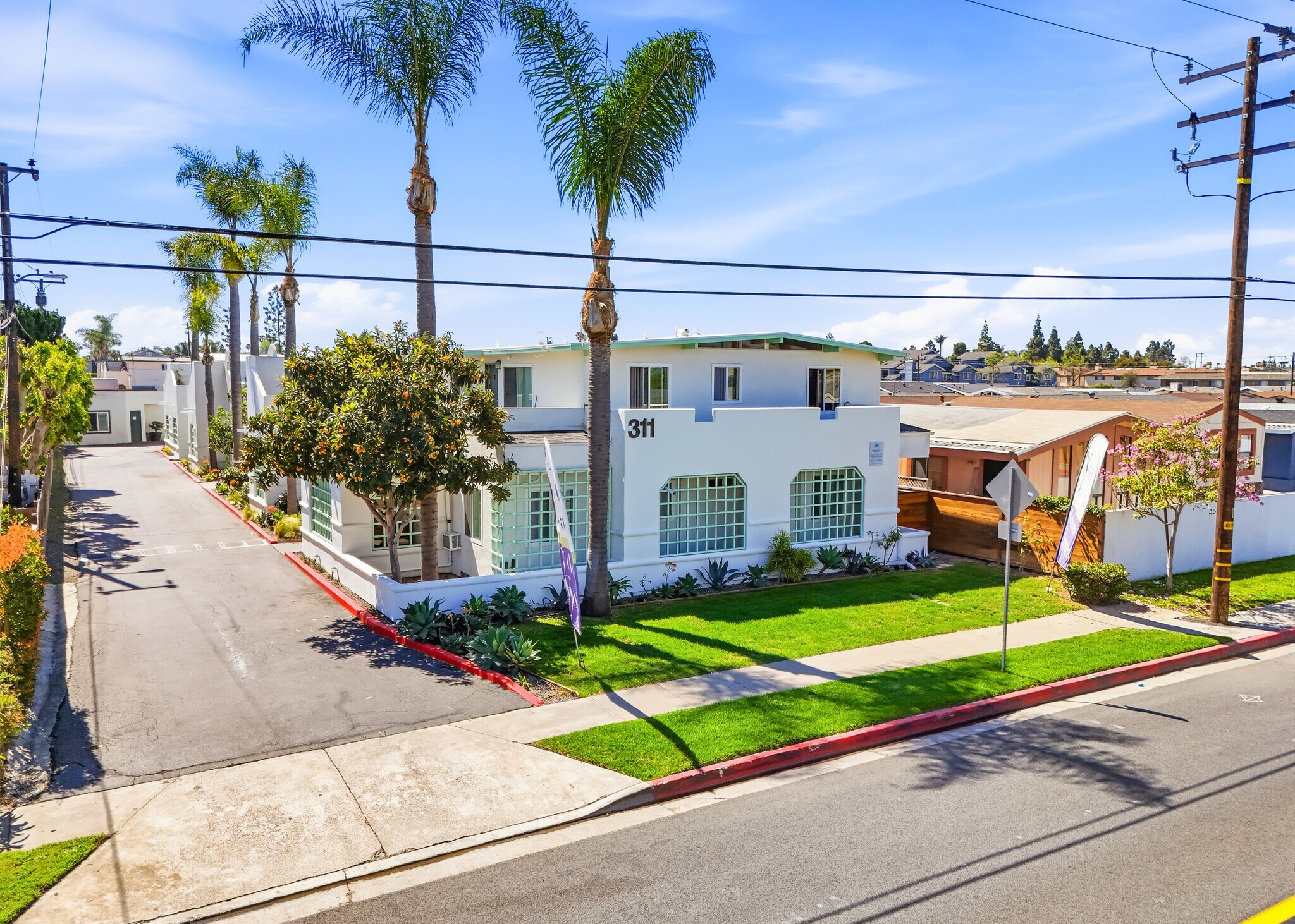 311 W Wilson St, Costa Mesa, CA à vendre Photo principale– Image 1 sur 10