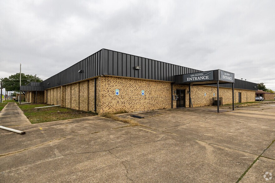 3385 Fannin St, Beaumont, TX à louer - Photo de l’immeuble – Image 2 sur 4