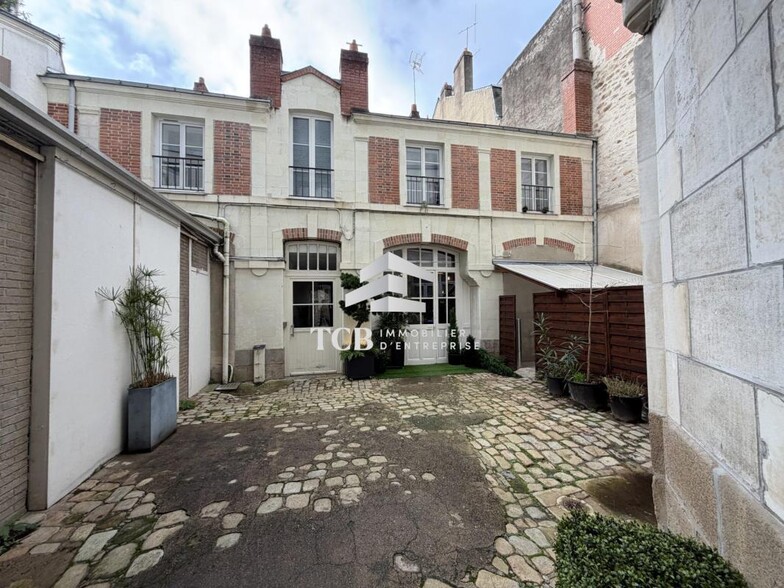 Local commercial dans Nantes à louer - Photo de l’immeuble – Image 1 sur 14
