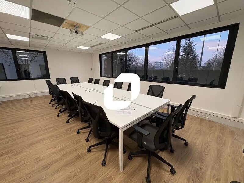 23 Rue Maryse Bastié, Bron à louer Photo intérieure– Image 1 sur 11