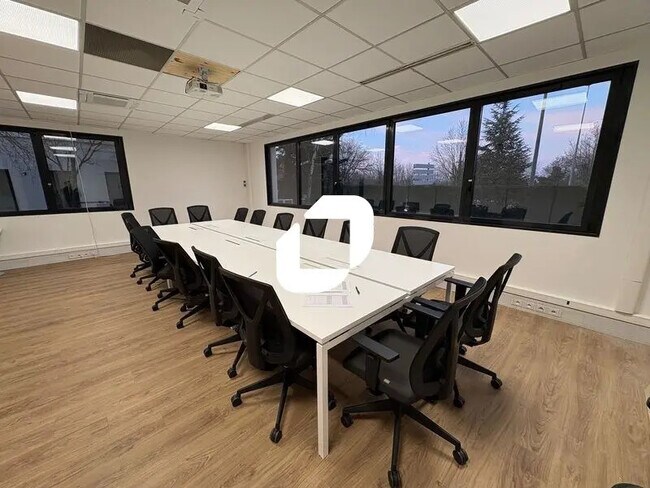 Plus de détails pour 23 Rue Maryse Bastié, Bron - Bureau à louer