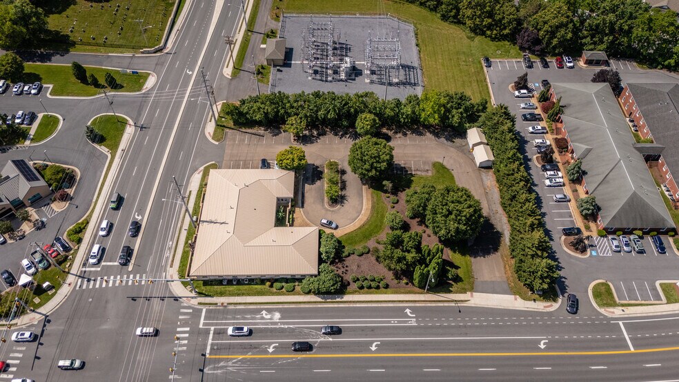 530 Neff Ave, Harrisonburg, VA à vendre - Photo de l’immeuble – Image 2 sur 38