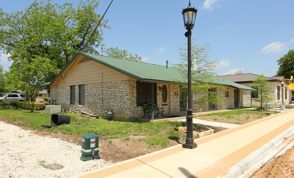 405 Round Rock Ave, Round Rock, TX à vendre - Photo de l’immeuble – Image 2 sur 3