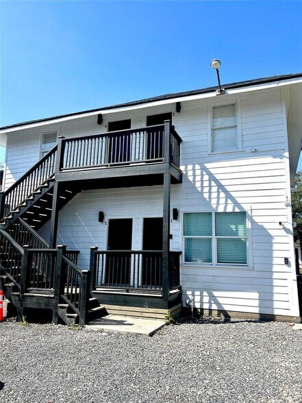 9 Door Investment Property portefeuille de 5 biens à vendre sur LoopNet.fr - Photo de l’immeuble – Image 2 sur 74