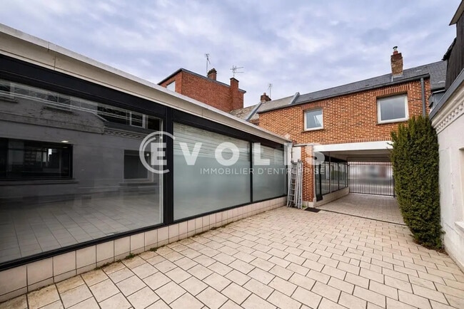 Plus de détails pour Local commercial à vendre