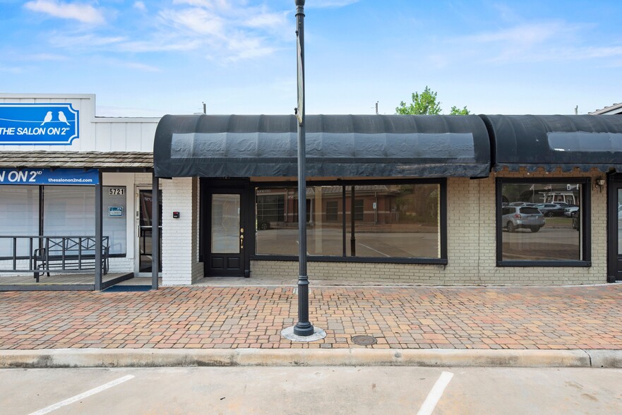5725-5729 2nd St, Katy, TX à louer - Photo de l’immeuble – Image 2 sur 32