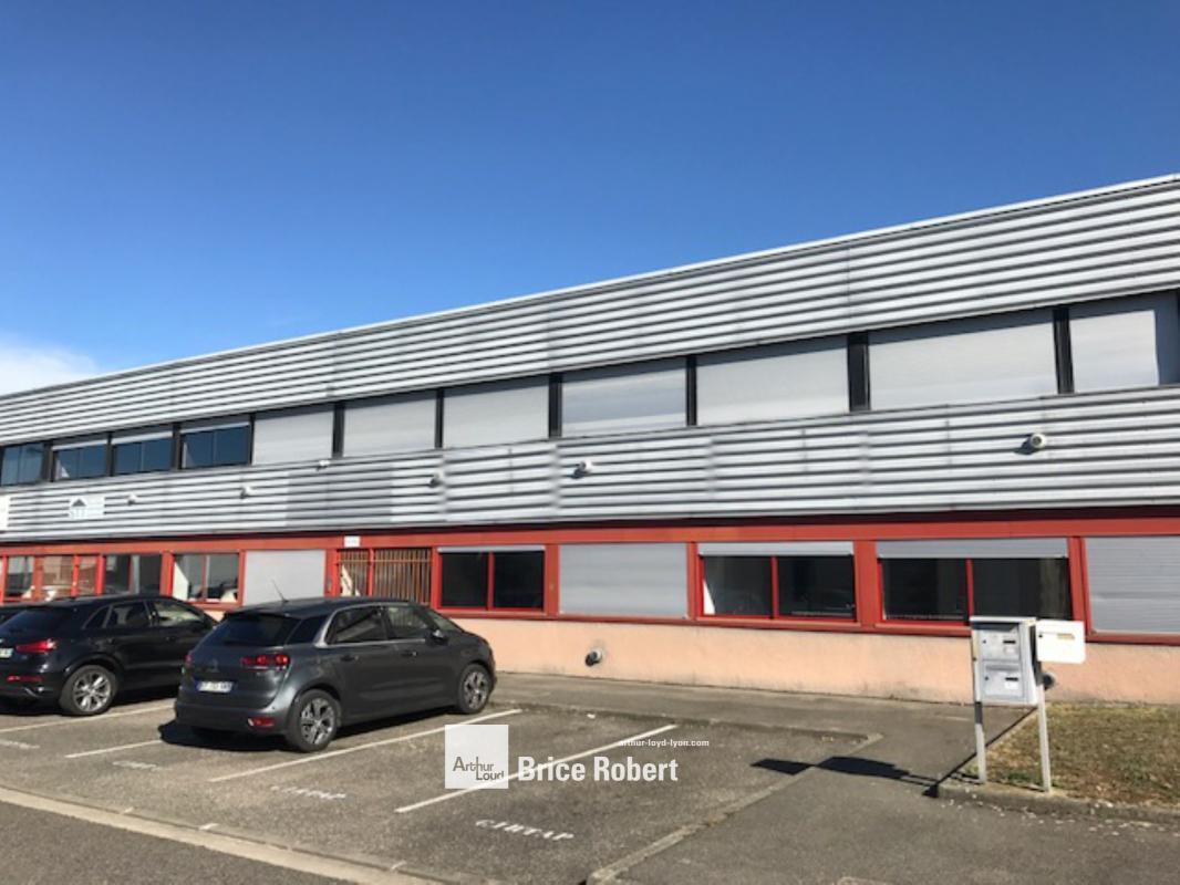 9 Rue De La Perlerie, Vaulx-en-Velin à louer Photo de l’immeuble– Image 1 sur 9