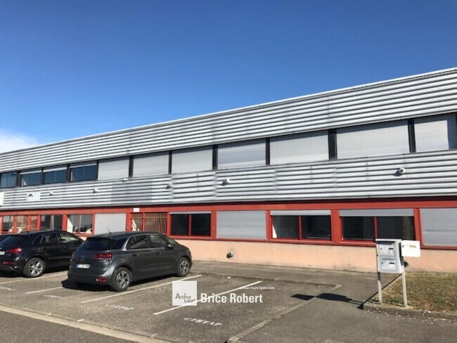 Plus de détails pour 9 Rue De La Perlerie, Vaulx-en-Velin - Local d'activités à louer