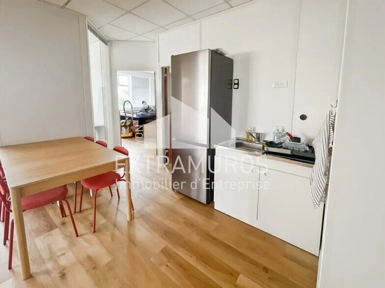 Bureau dans Lyon à louer - Photo de l’immeuble – Image 3 sur 7