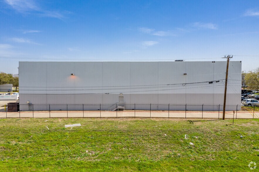 4710 Perrin Crk, San Antonio, TX à louer - Photo de l’immeuble – Image 3 sur 5
