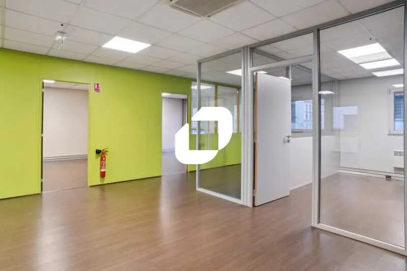Bureau dans Villeurbanne à louer - Photo de l’immeuble – Image 2 sur 12