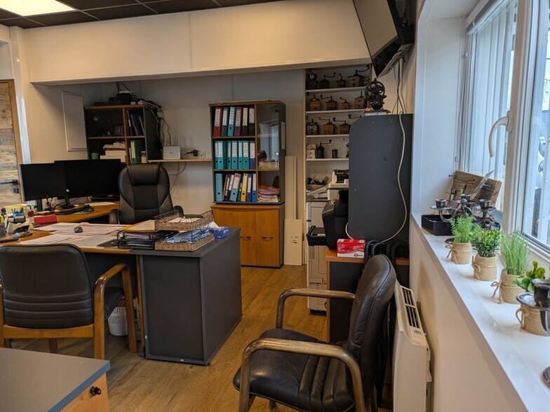 Bureau dans Saint Jeoire Prieure à louer - Photo de l’immeuble – Image 1 sur 8
