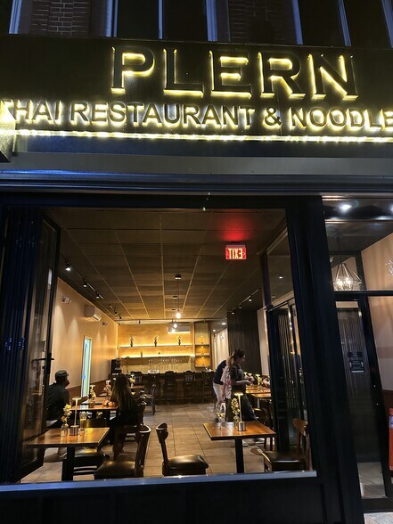 30-78 Steinway St, Astoria, NY à louer - Photo principale – Image 3 sur 11