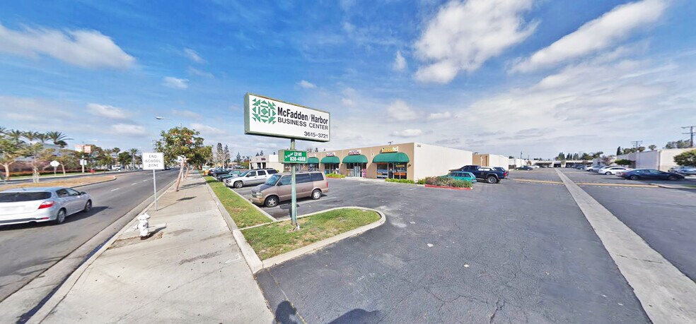 3639-3649 W McFadden Ave, Santa Ana, CA à louer - Photo de l’immeuble – Image 2 sur 2