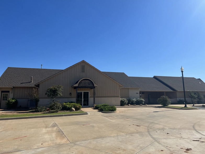 15200 Traditions Blvd, Edmond, OK à louer - Photo principale – Image 1 sur 4