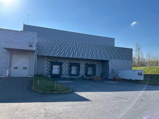 Plus de détails pour Local d’activités à vendre