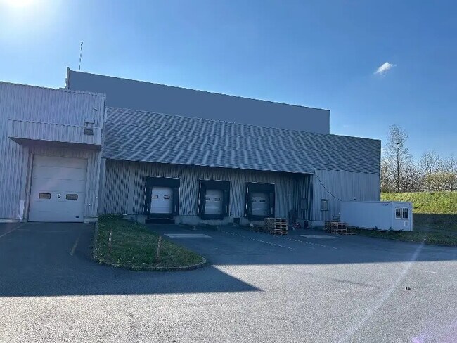 Plus de détails pour Local d’activités à vendre