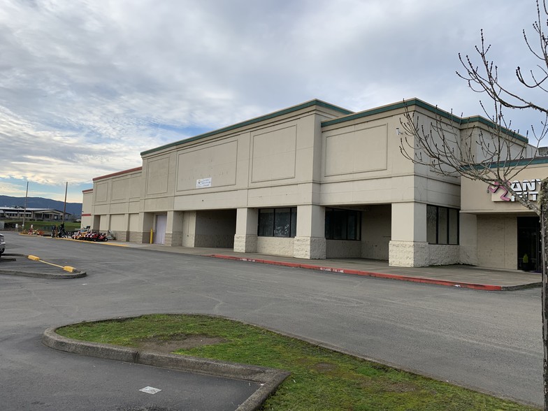 328-338 Dakota St, Sutherlin, OR à louer - Photo de l’immeuble – Image 1 sur 23
