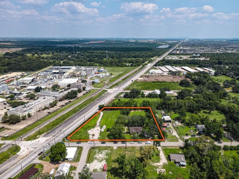 119 E Dallas St, Fresno, TX à vendre - Photo de l’immeuble – Image 2 sur 5