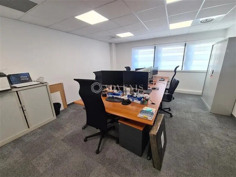 Bureau dans Ars-Laquenexy à louer - Photo de l’immeuble – Image 2 sur 8