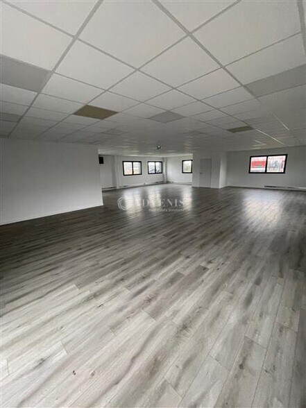 1 Rue Hélène Boucher, Gazeran à louer - Photo de l’immeuble – Image 3 sur 6