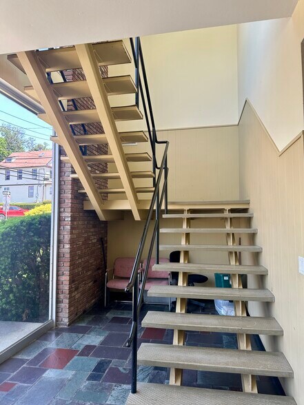 44 Elm St, Huntington, NY à vendre - Photo de l’immeuble – Image 3 sur 13