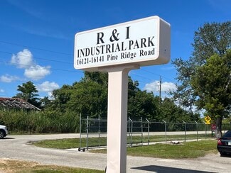 Plus de détails pour 16121 Pine Ridge Rd, Fort Myers, FL - Industriel/Logistique à louer