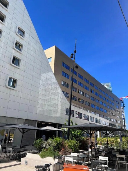 48 Boulevard Saade - Quai Lazaret, Marseille à louer - Photo de l’immeuble – Image 3 sur 18