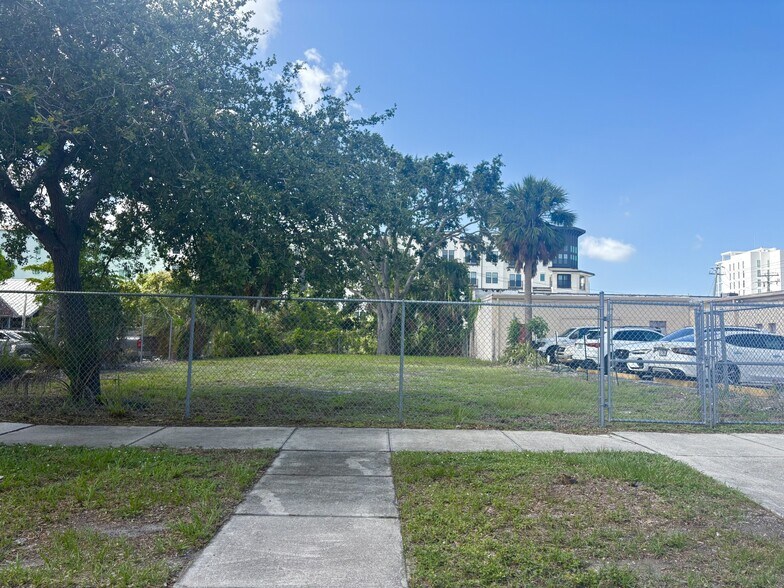 1420 5th St, Sarasota, FL à vendre - Photo de l’immeuble – Image 3 sur 9