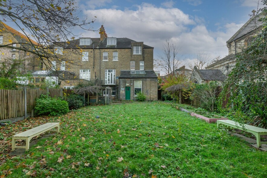 7 Hillmarton Rd, Londres à vendre - Photo de l’immeuble – Image 2 sur 7