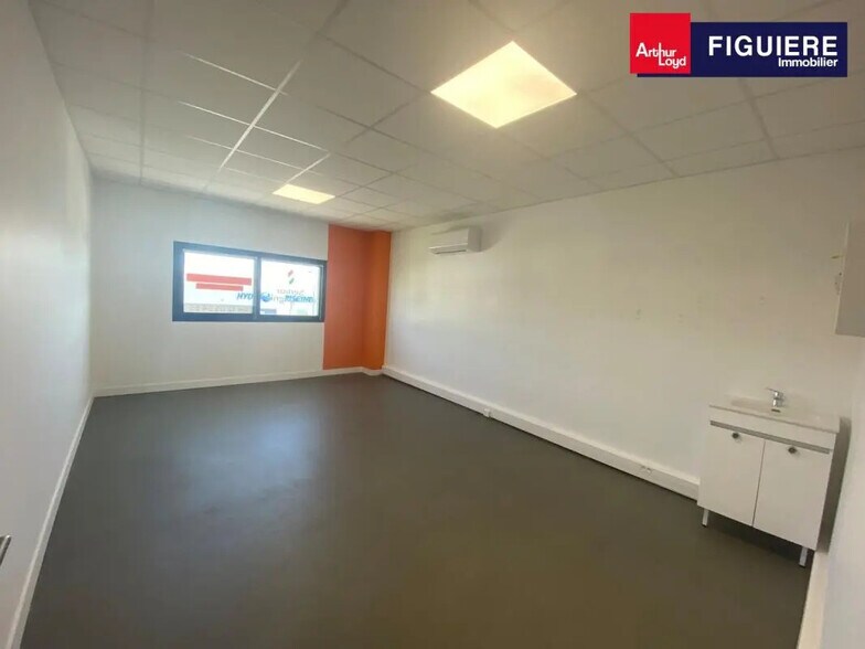 Bureau dans Istres à louer - Photo intérieure – Image 3 sur 6