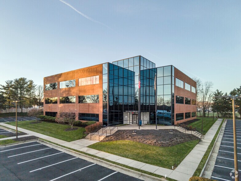 13000 Harbor Center Dr, Woodbridge, VA à louer - Photo principale – Image 1 sur 23