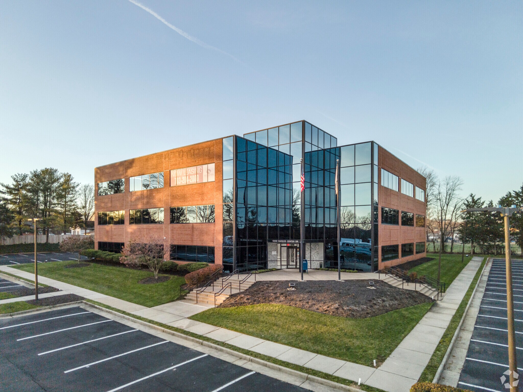 13000 Harbor Center Dr, Woodbridge, VA à louer Photo principale– Image 1 sur 24