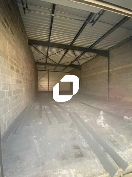 Industriel/Logistique dans Montussan à louer - Photo de l’immeuble – Image 3 sur 10