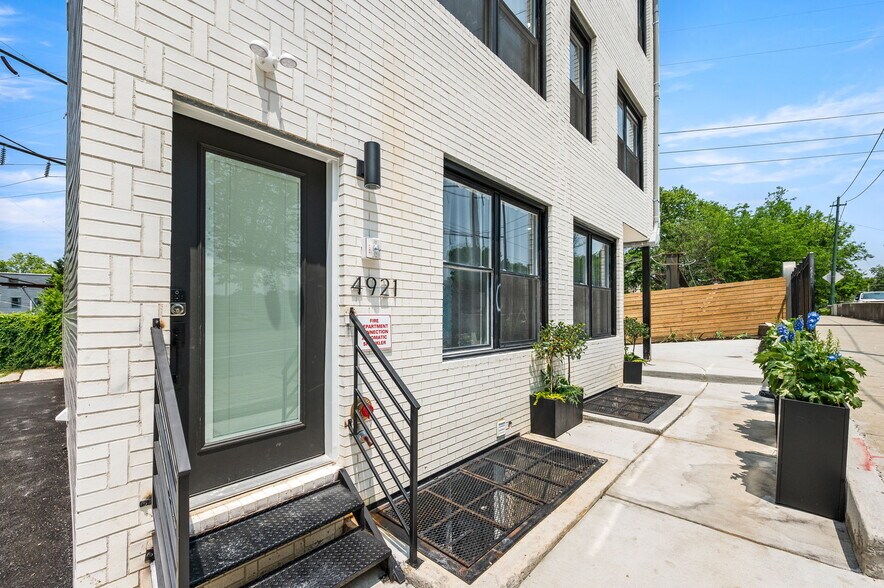 4921 Chester Ave, Philadelphia, PA à vendre - Photo de l’immeuble – Image 2 sur 74