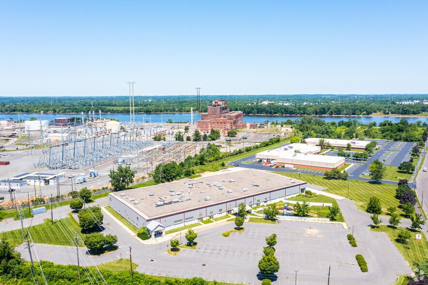 302 Commerce Square Blvd, Burlington, NJ à louer - Photo de l’immeuble – Image 2 sur 2