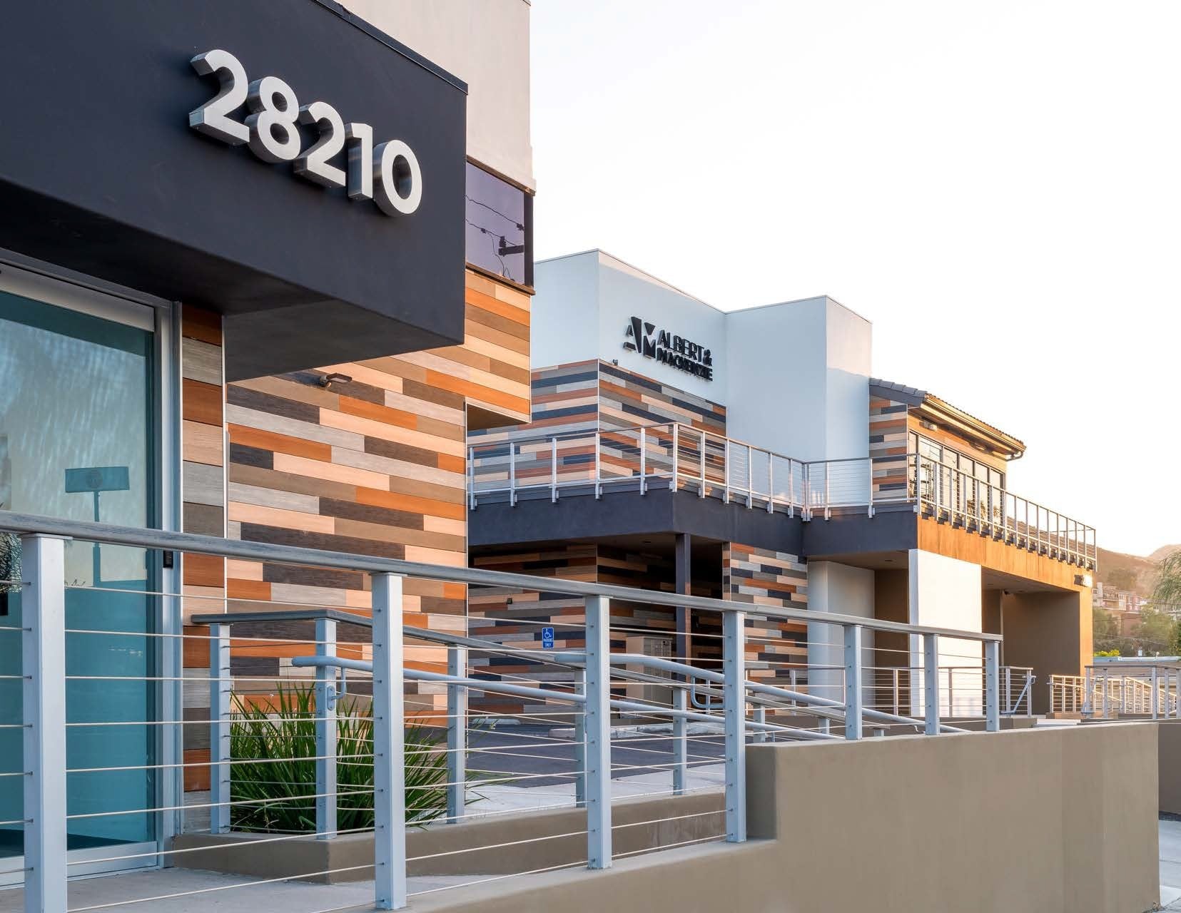 28210 Dorothy Dr, Agoura Hills, CA à louer Photo principale– Image 1 sur 7