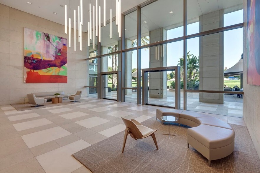 300 Spectrum Center Dr, Irvine, CA à louer - Photo intérieure – Image 3 sur 48