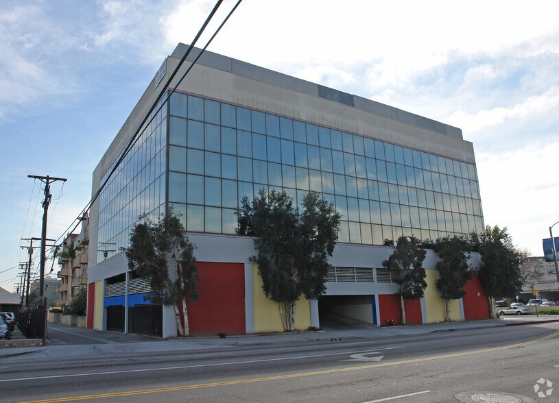 5724 W 3rd St, Los Angeles, CA à louer - Photo de l’immeuble – Image 2 sur 4