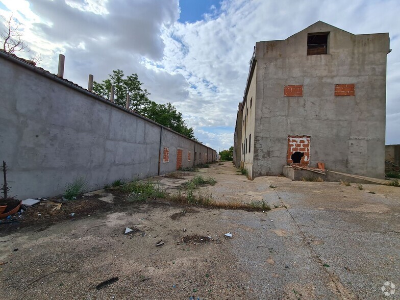 Industriel/Logistique dans Cantimpalos, Segovia à vendre - Photo de l’immeuble – Image 3 sur 23
