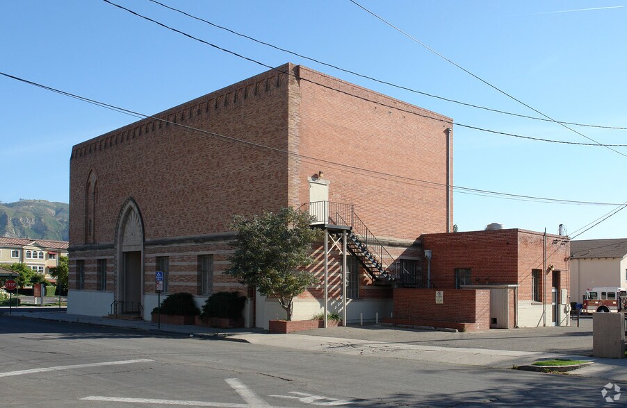 102 N 7th St, Santa Paula, CA à vendre - Photo de l’immeuble – Image 2 sur 23
